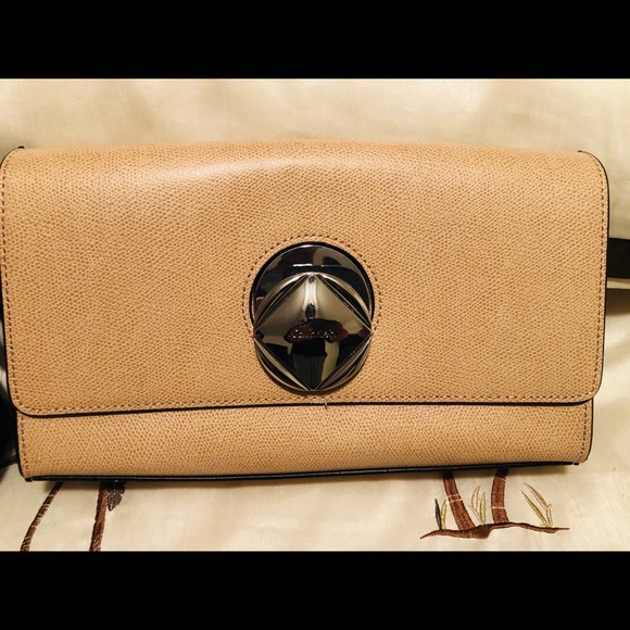 Purse - Picture 2 of 3